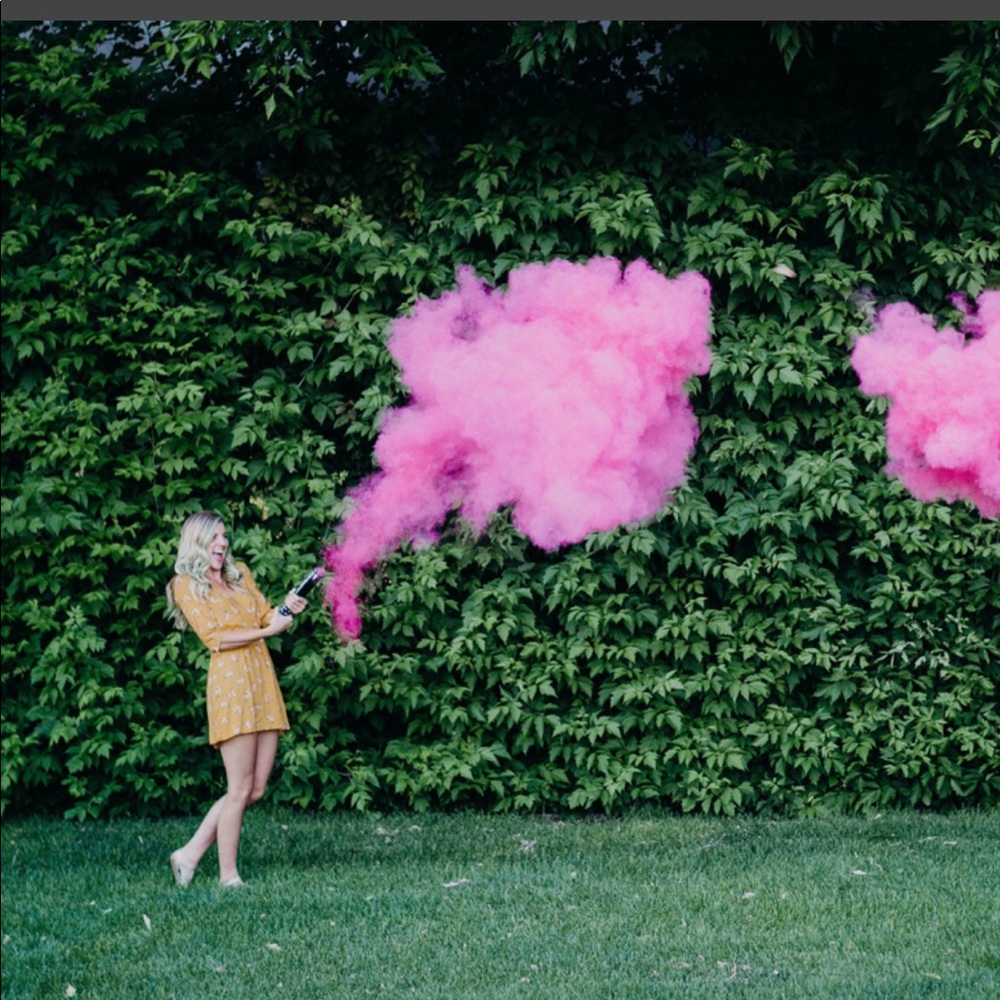 Girl render reveal smoke announcement